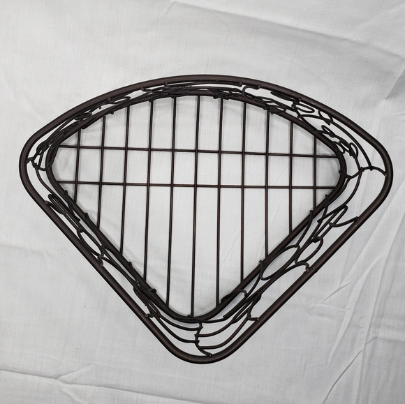 Scrolled Metal Corner Basket - Picture 3 of 4